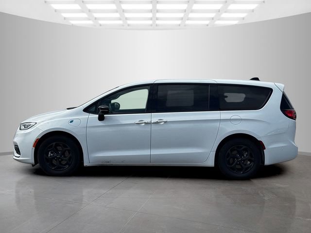 Used 2024 Chrysler Pacifica Limited FWD image 4