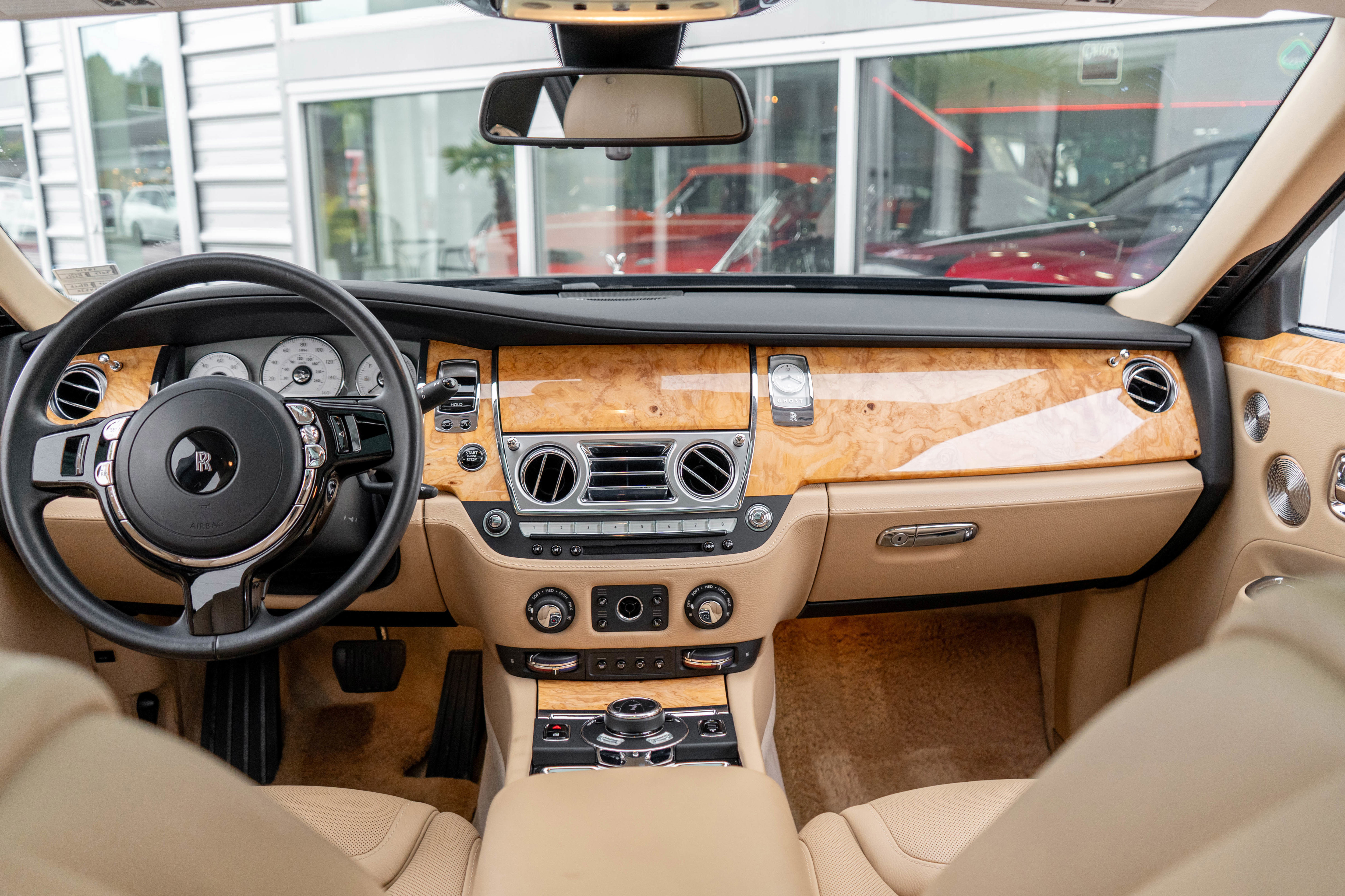 Used 2017 Rolls-Royce Ghost image 27