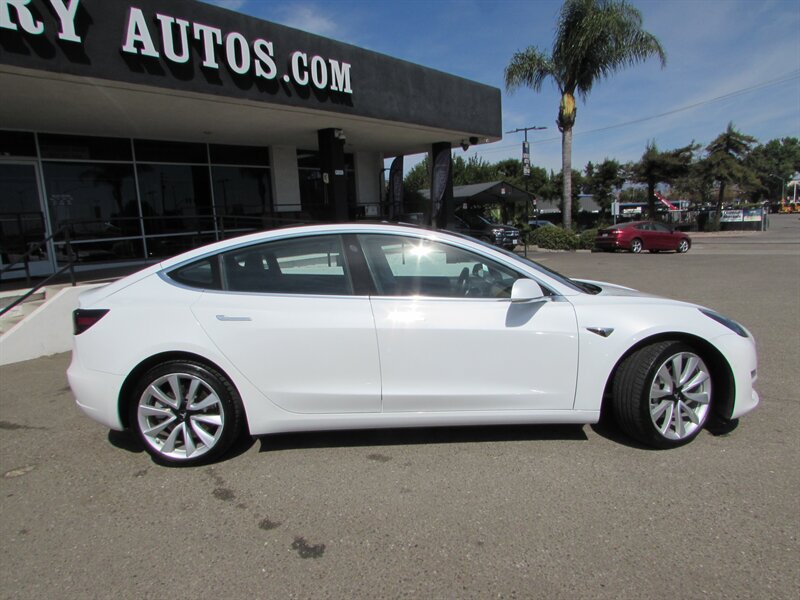 Used 2018 Tesla Model 3 Long Range AWD/4WD image 9