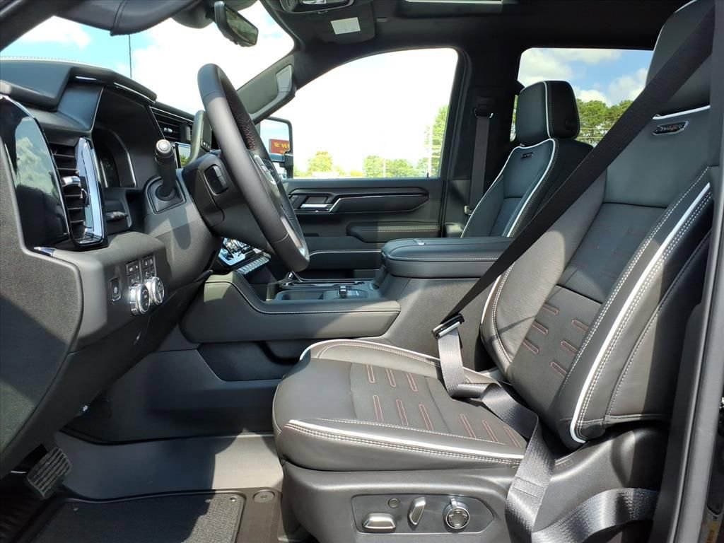 Used 2026 GMC Sierra 2500 AT4X image 12