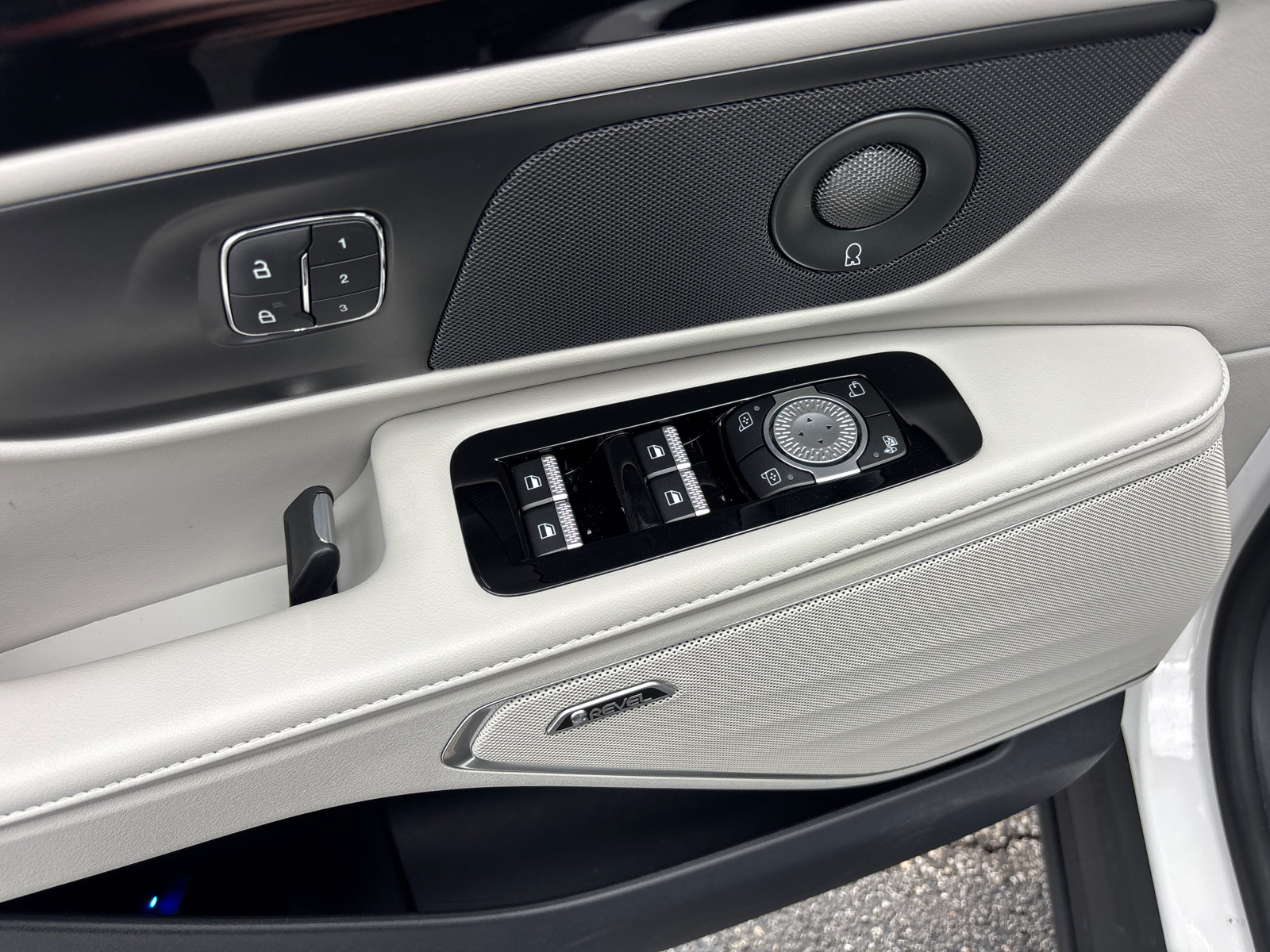 New 2026 Lincoln Nautilus Premier w/ Equipment Group 102A AWD/4WD image 13