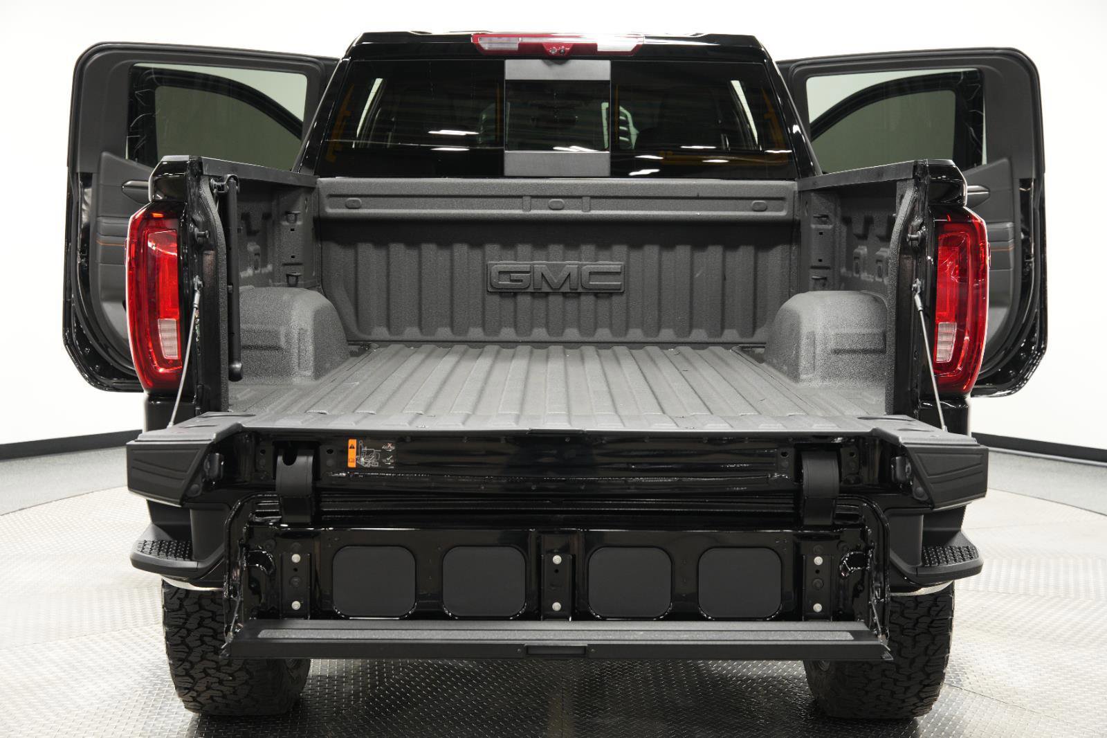 Used 2025 GMC Sierra 1500 AT4 w/ AT4 Premium Package image 17