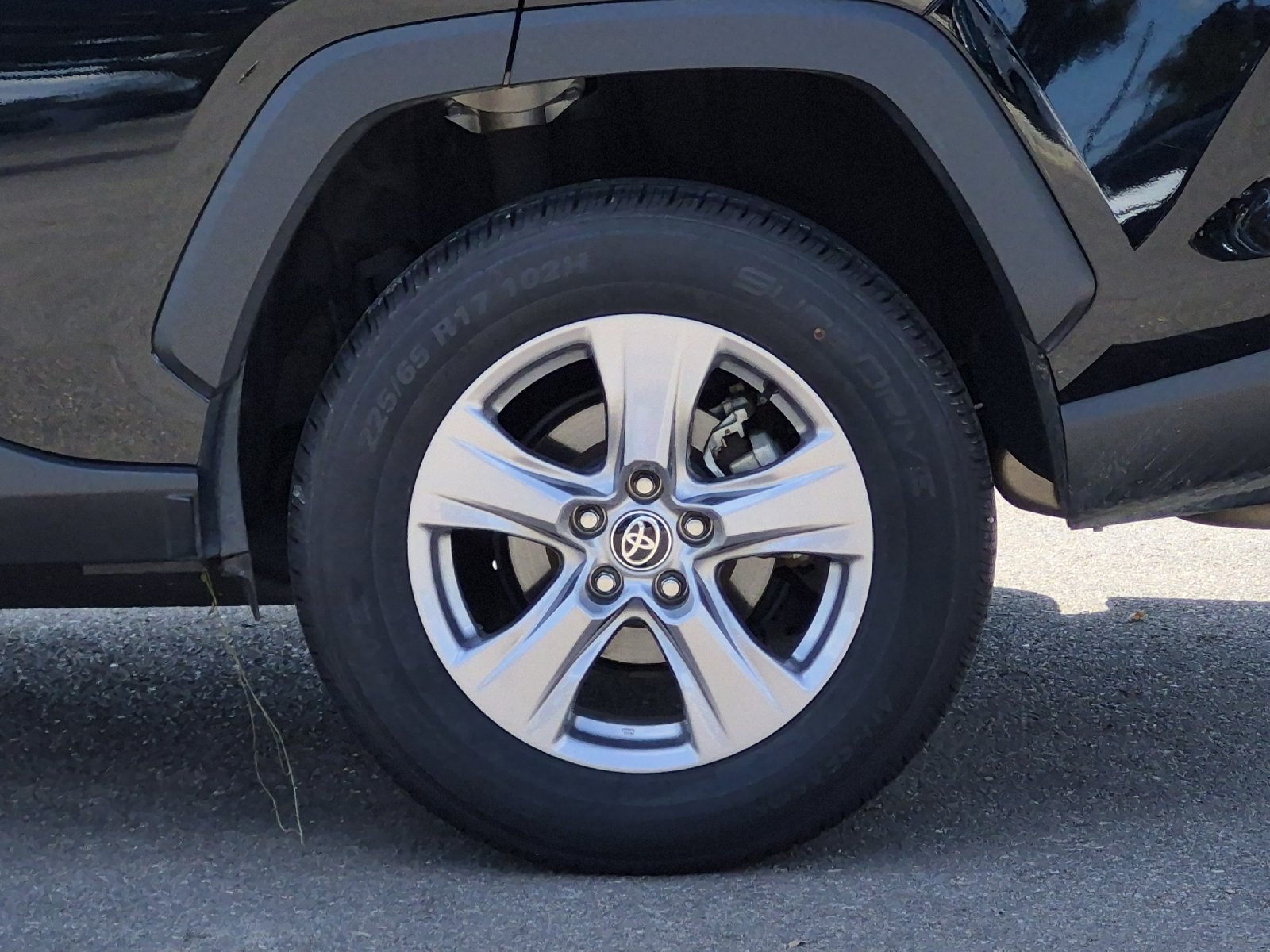 Certified 2025 Toyota RAV4 XLE FWD image 23