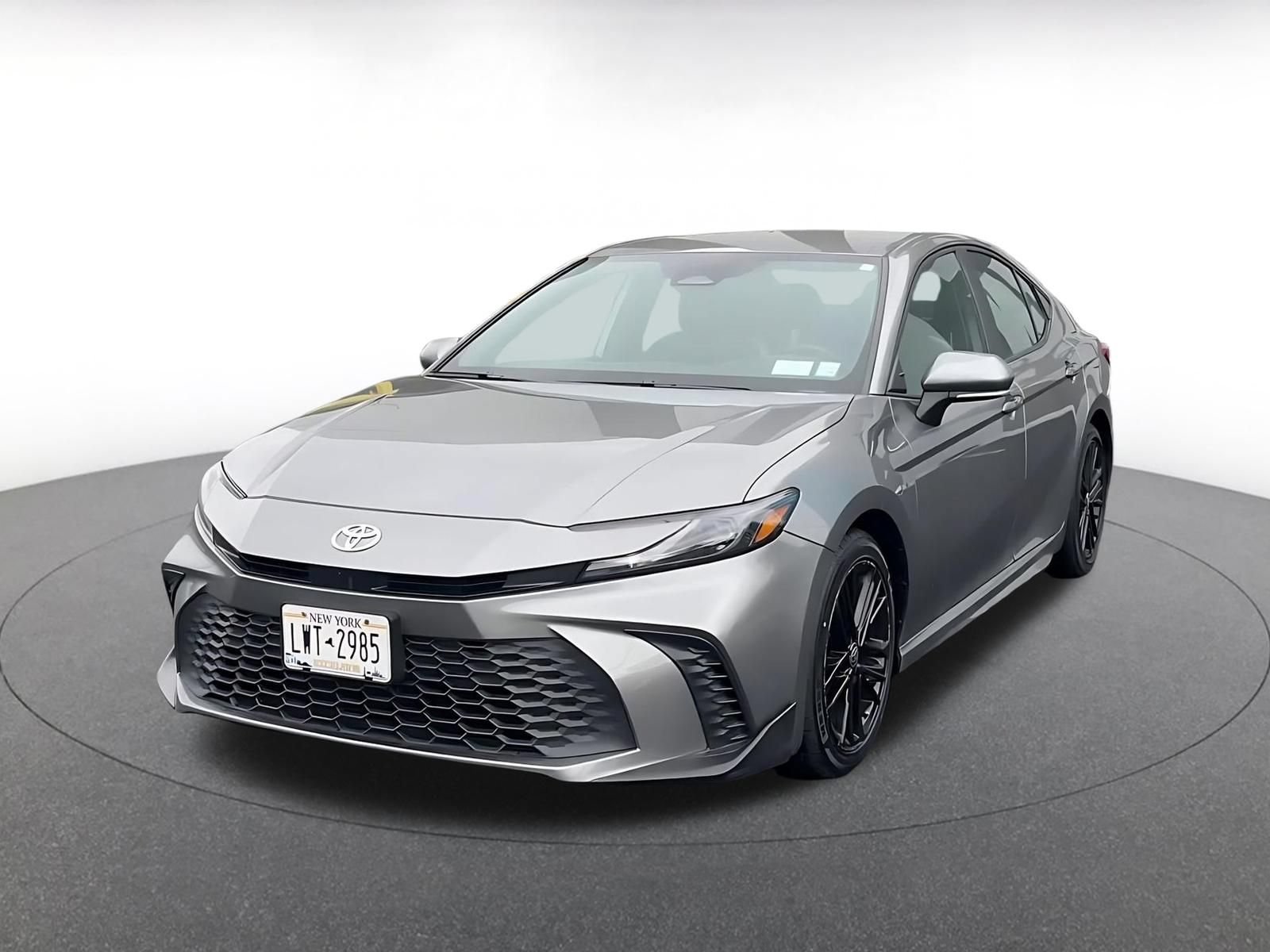 Used 2025 Toyota Camry SE FWD image 7