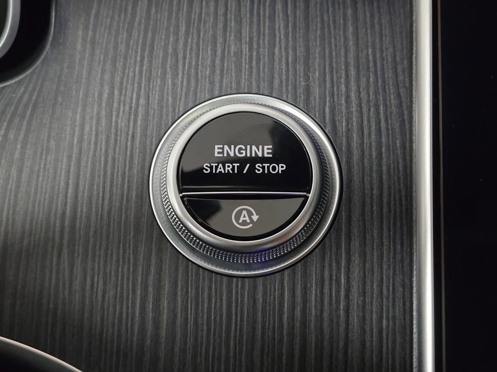 Used 2025 Mercedes-Benz C 300 4MATIC Sedan image 22