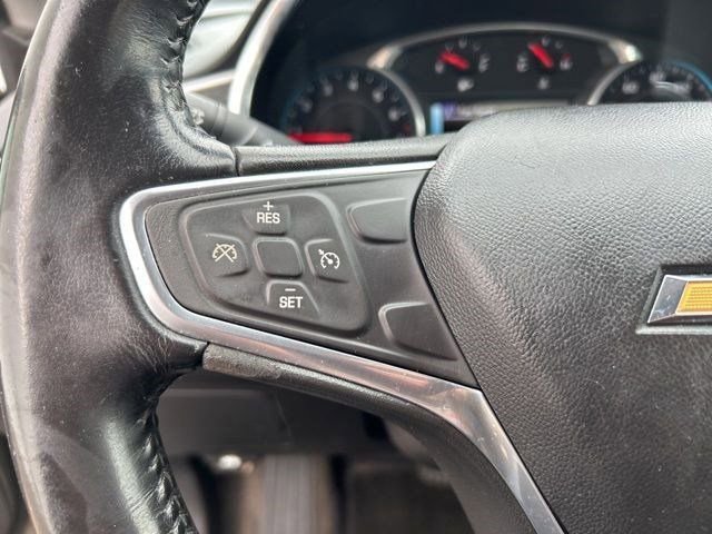 Used 2017 Chevrolet Malibu LT image 17