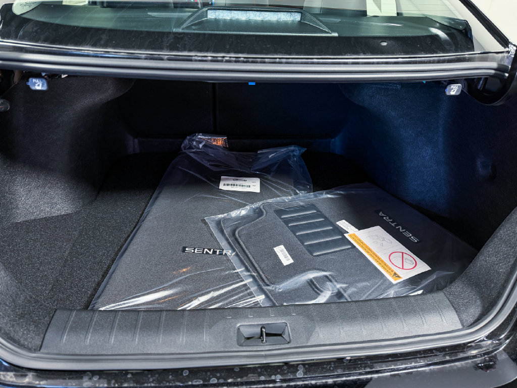 New 2027 Nissan Sentra SR w/ SR Premium Package FWD image 36