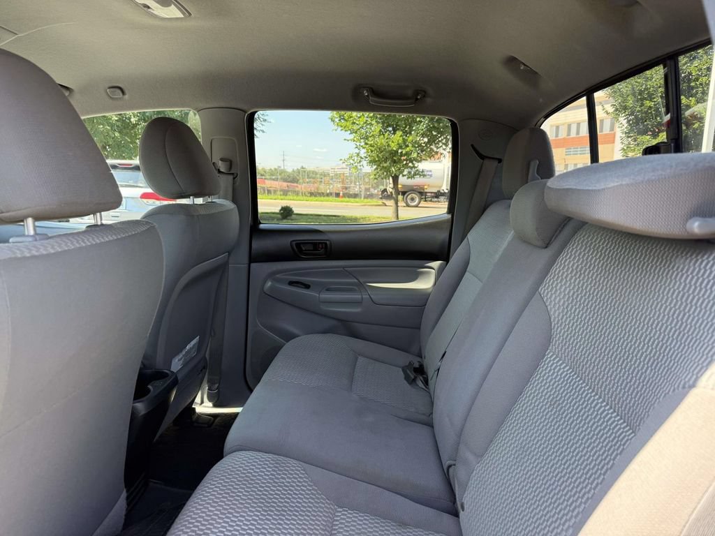 Used 2015 Toyota Tacoma PreRunner w/ SR5 Package RWD image 16
