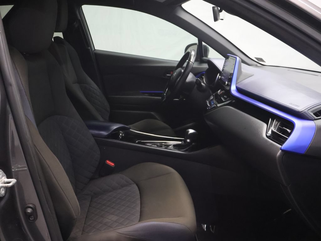 Used 2021 Toyota C-HR XLE FWD image 9