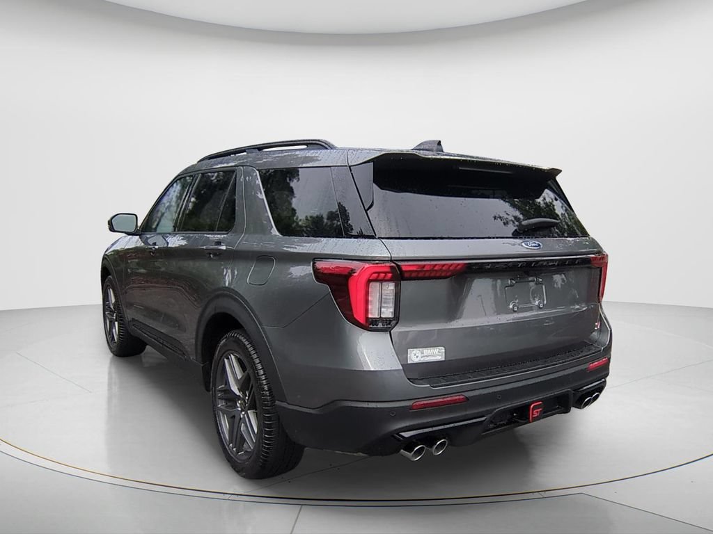 Used 2025 Ford Explorer ST RWD image 7