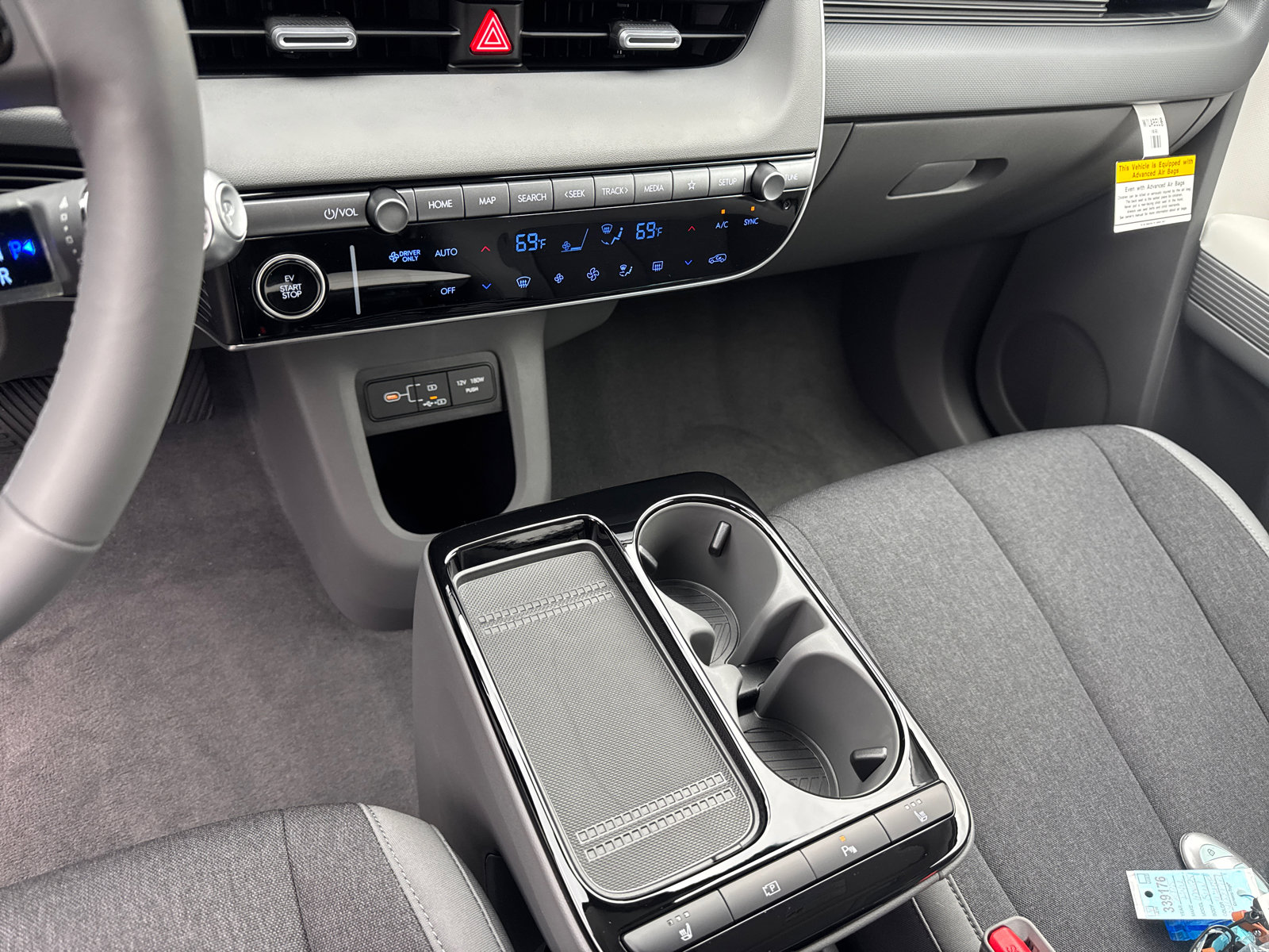 New 2025 Hyundai Ioniq 5 SE image 22