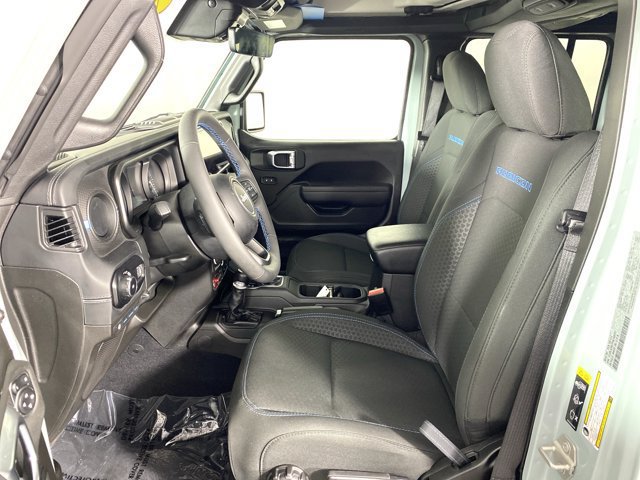 Used 2024 Jeep Wrangler Unlimited Rubicon 4xe w/ Technology Group AWD/4WD image 19