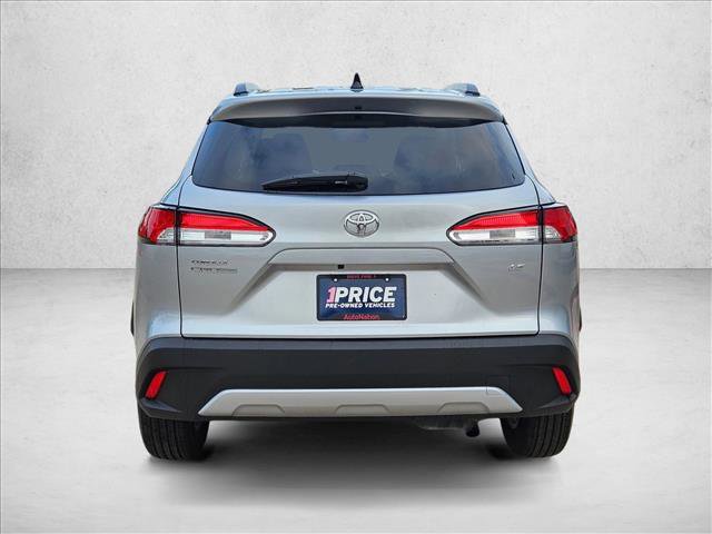 Used 2025 Toyota Corolla Cross LE image 7