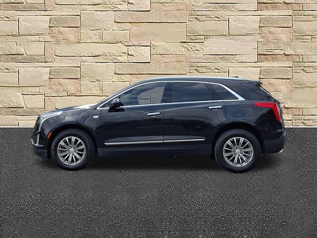 Used 2017 Cadillac XT5 Luxury w/ Driver Awareness Package AWD/4WD image 2