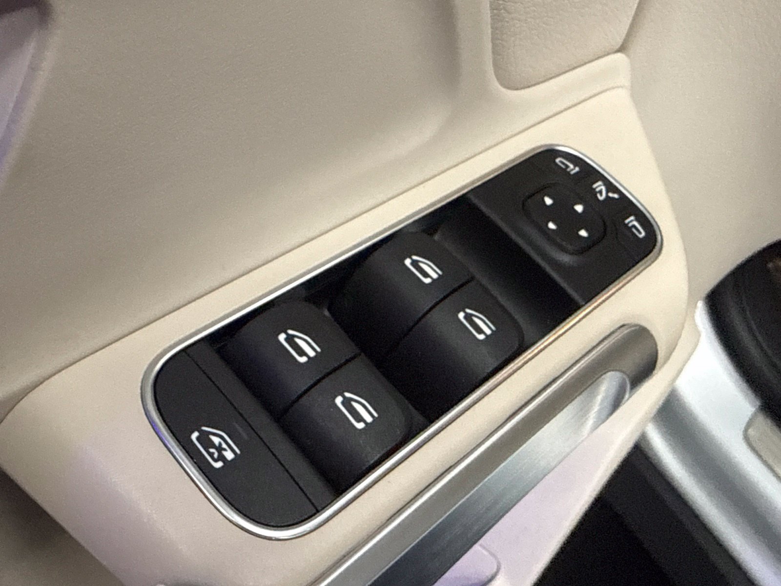 Certified 2023 Mercedes-Benz GLB 250 image 19