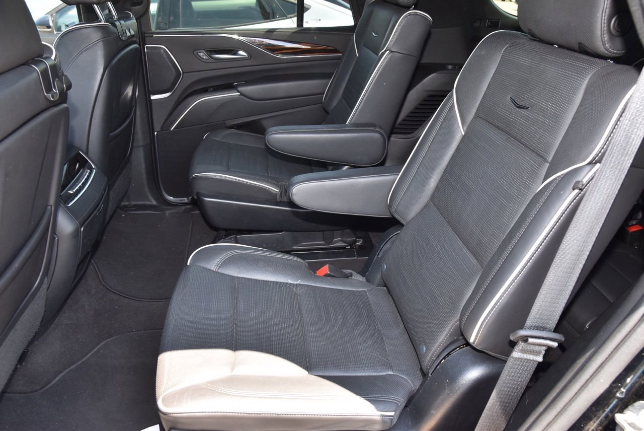 Used 2023 Cadillac Escalade Premium Luxury AWD/4WD image 11
