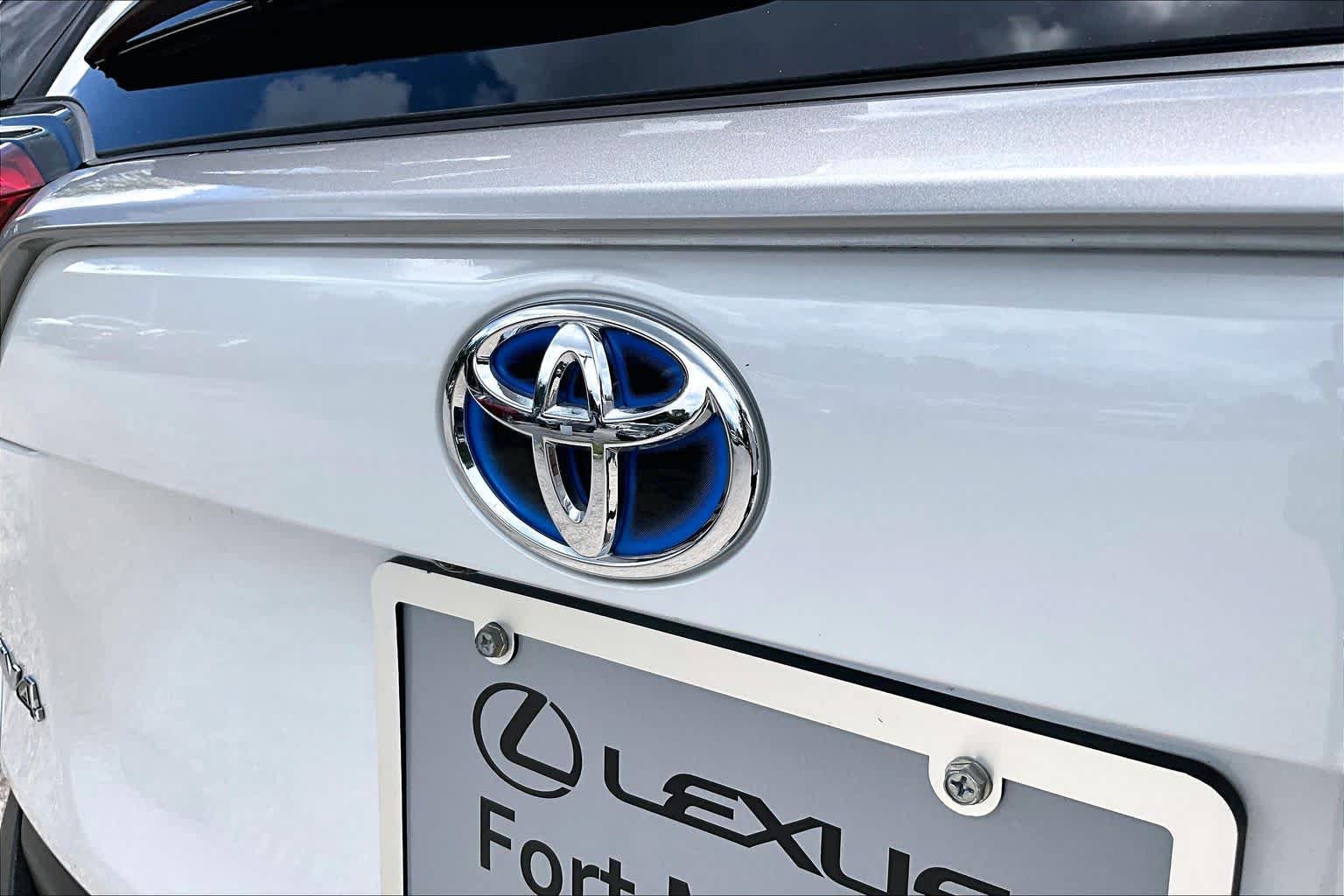 Used 2024 Toyota RAV4 Limited w/ Advanced Technology Package AWD/4WD image 31