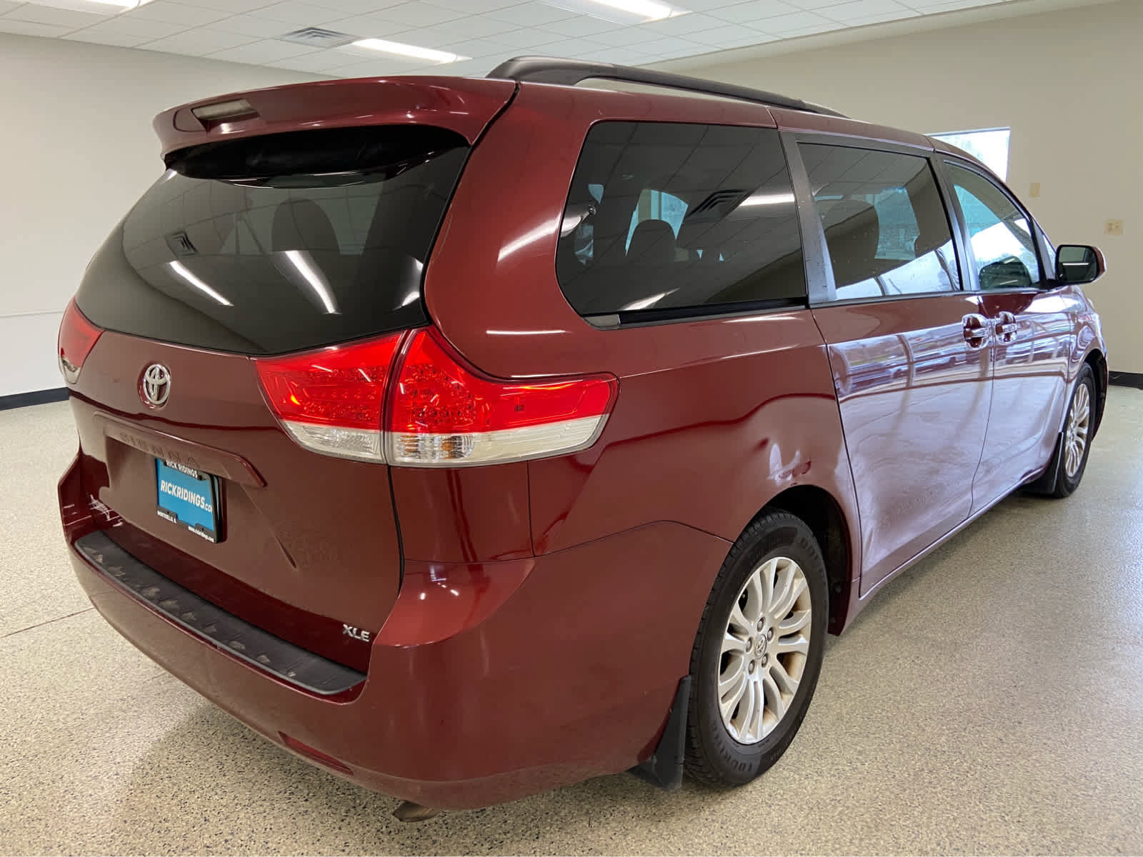 Used 2013 Toyota Sienna XLE FWD image 5