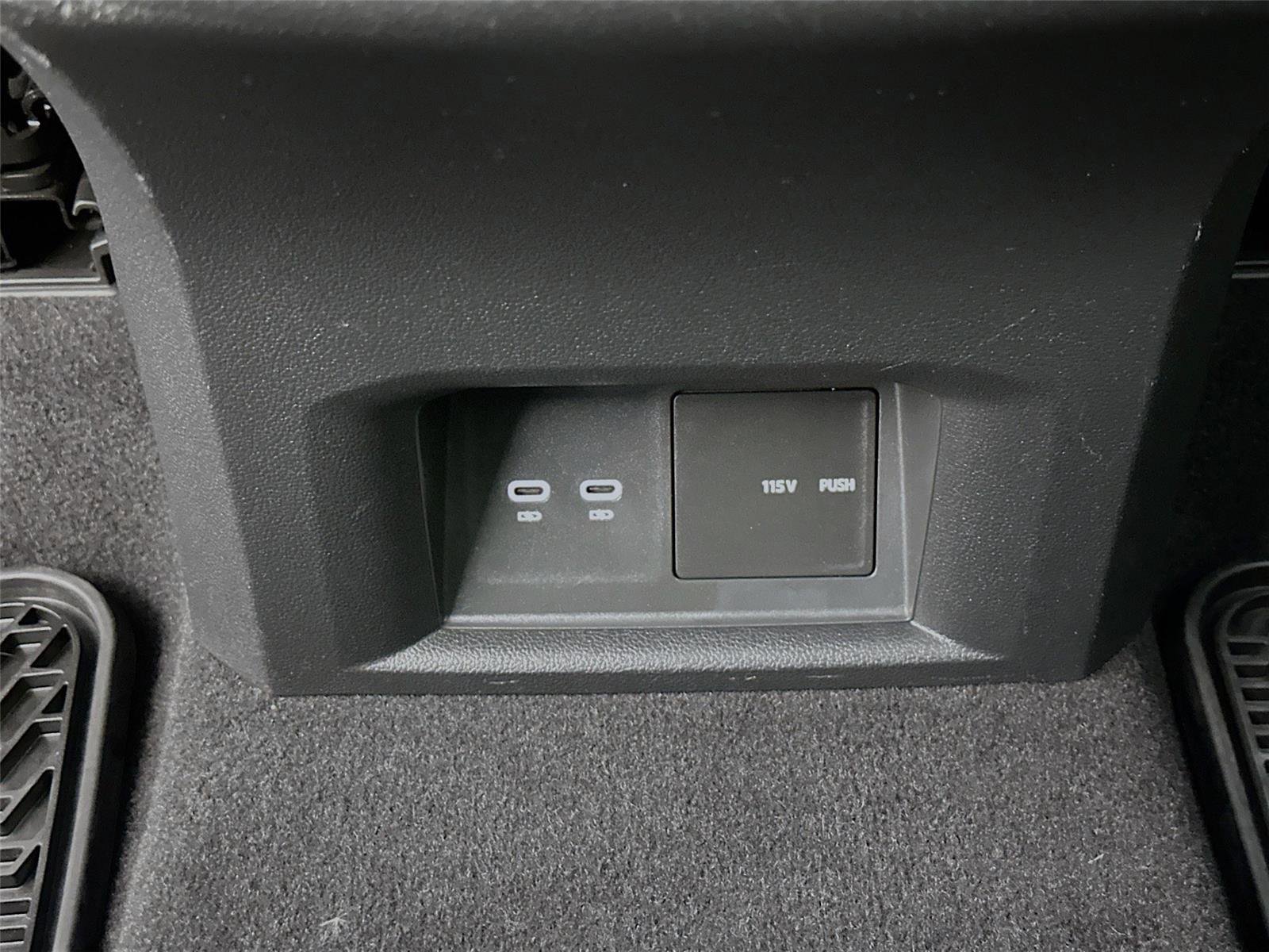 Used 2022 Volkswagen Atlas SEL Premium image 34