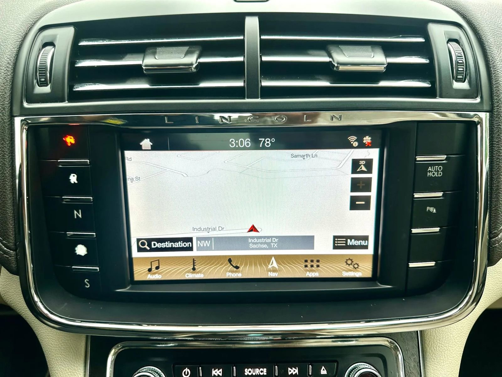 Used 2017 Lincoln Continental Select FWD image 19