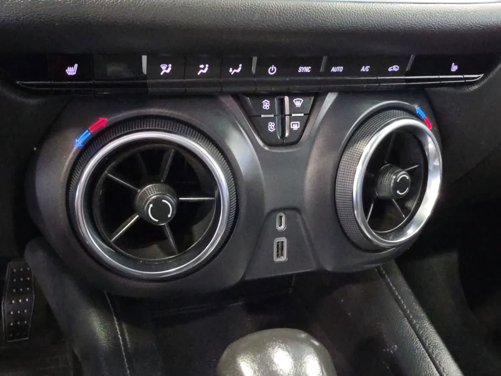 Used 2019 Chevrolet Blazer LT FWD image 26