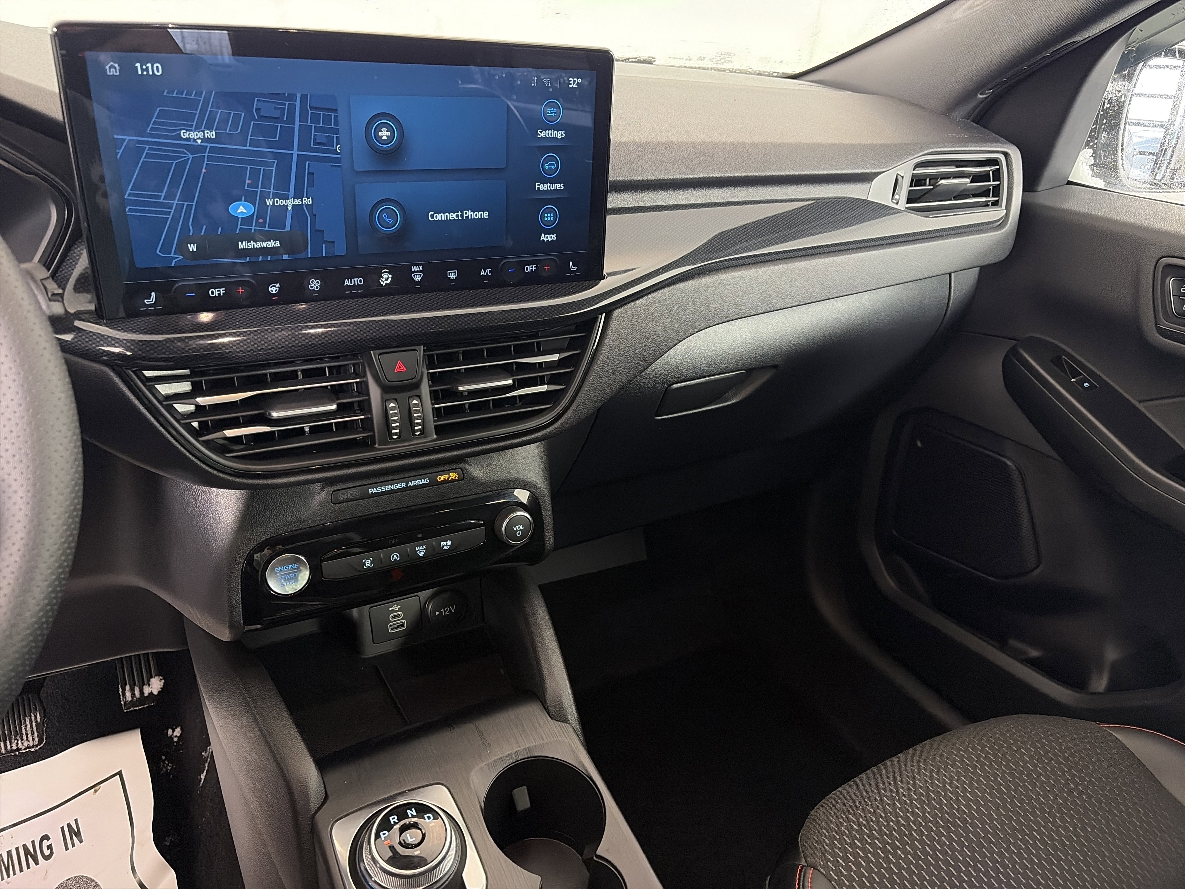 Used 2025 Ford Escape ST-Line w/ Tech Pack #1 image 4