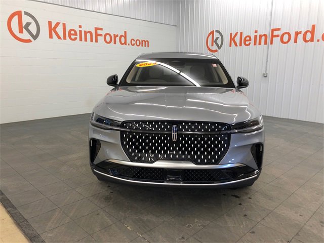 Used 2024 Lincoln Nautilus Premier w/ Equipment Group 102A image 2