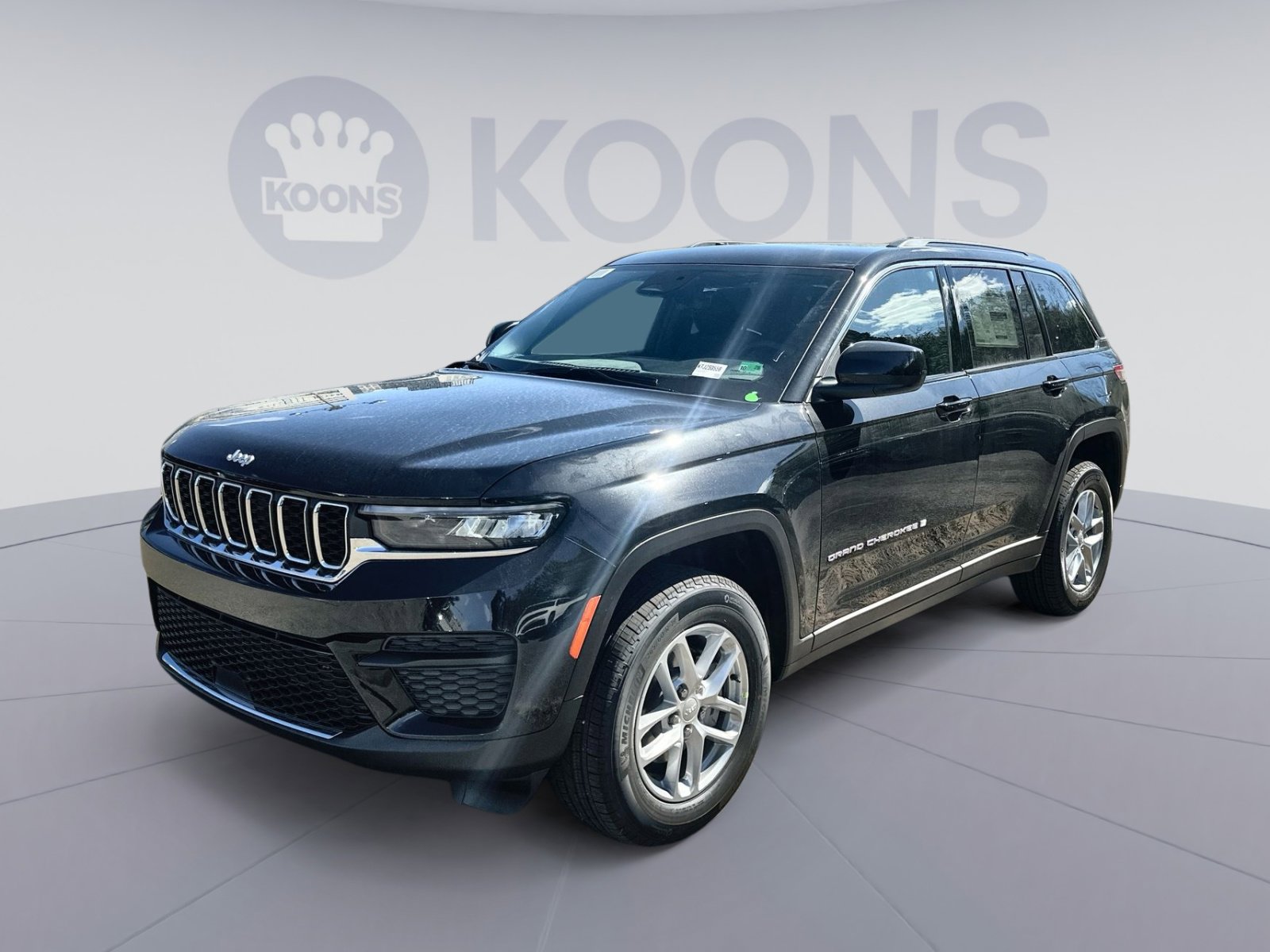 New 2025 Jeep Grand Cherokee Laredo X w/ Luxury Tech Group I image 1