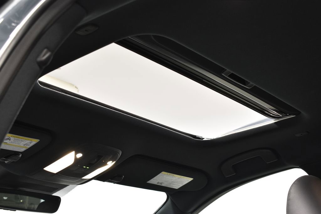 Certified 2025 INFINITI QX55 Luxe w/ Cargo Package image 4