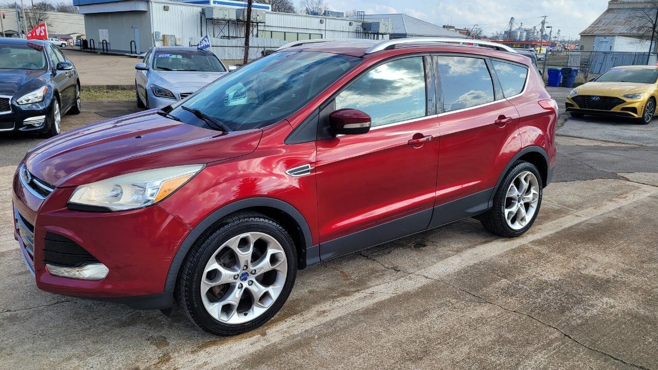 Used 2014 Ford Escape Titanium image 2