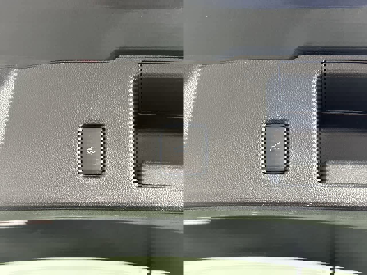 Used 2022 Ford Escape Titanium w/ Titanium Elite Package image 31