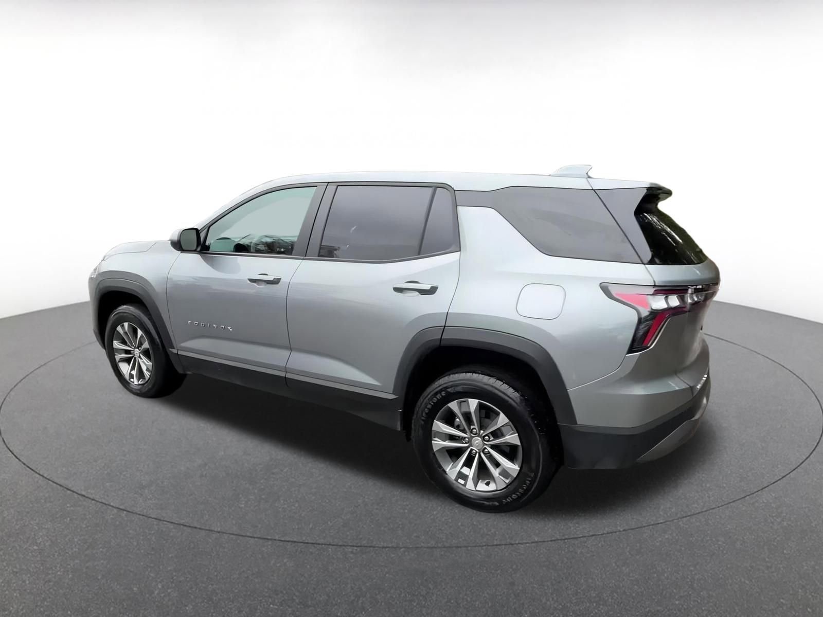 Used 2025 Chevrolet Equinox LT image 10