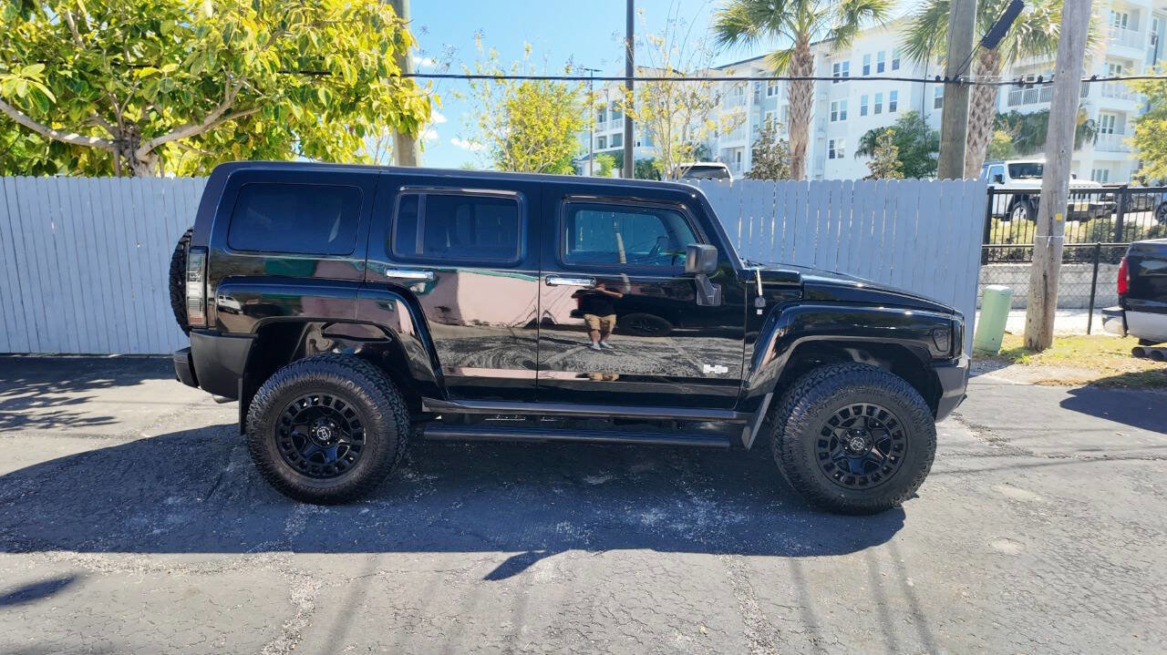 Used 2008 HUMMER H3 Alpha image 2