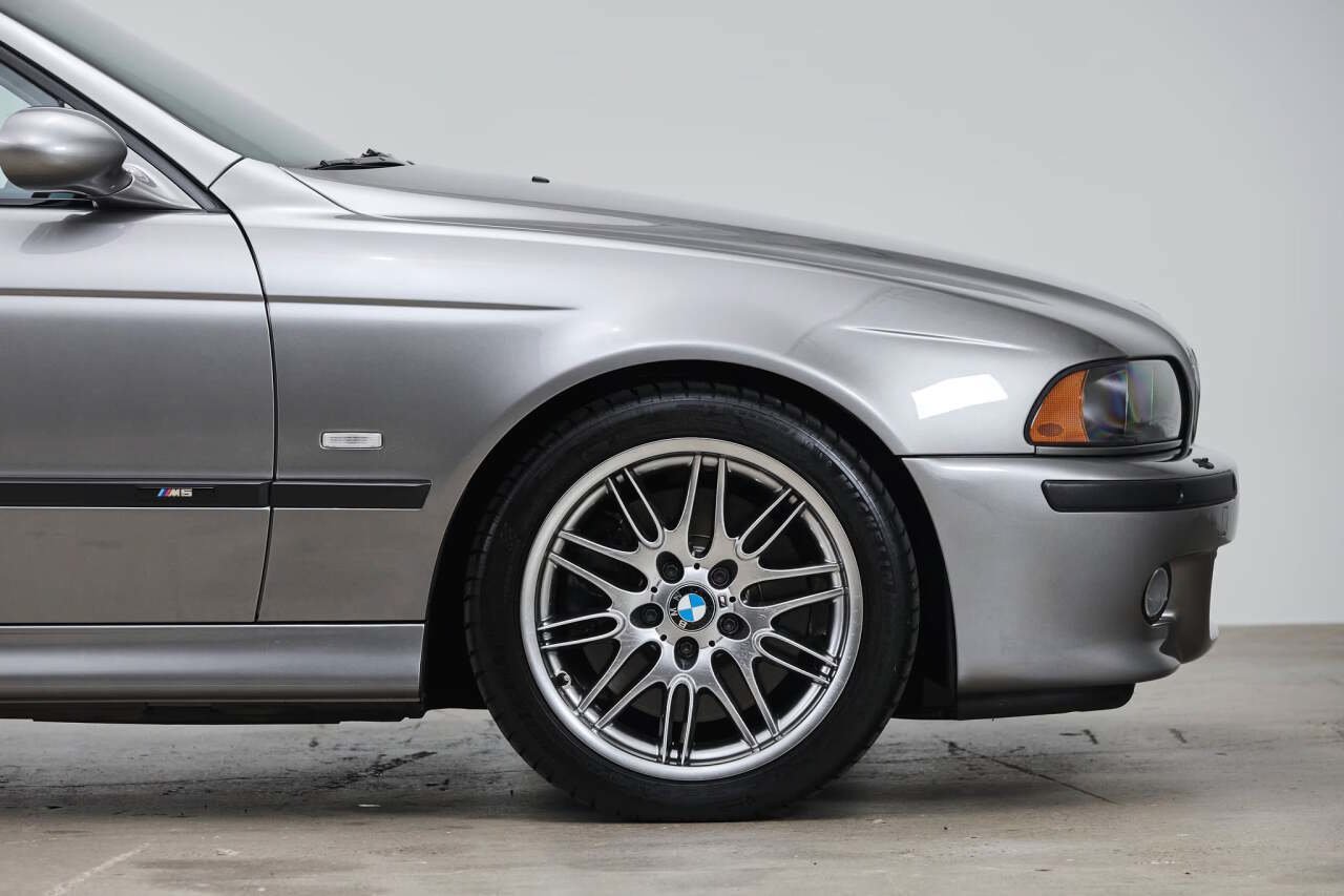 Used 2003 BMW M5 RWD image 27