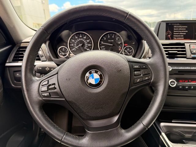 Used 2015 BMW 320i xDrive Sedan AWD/4WD image 9