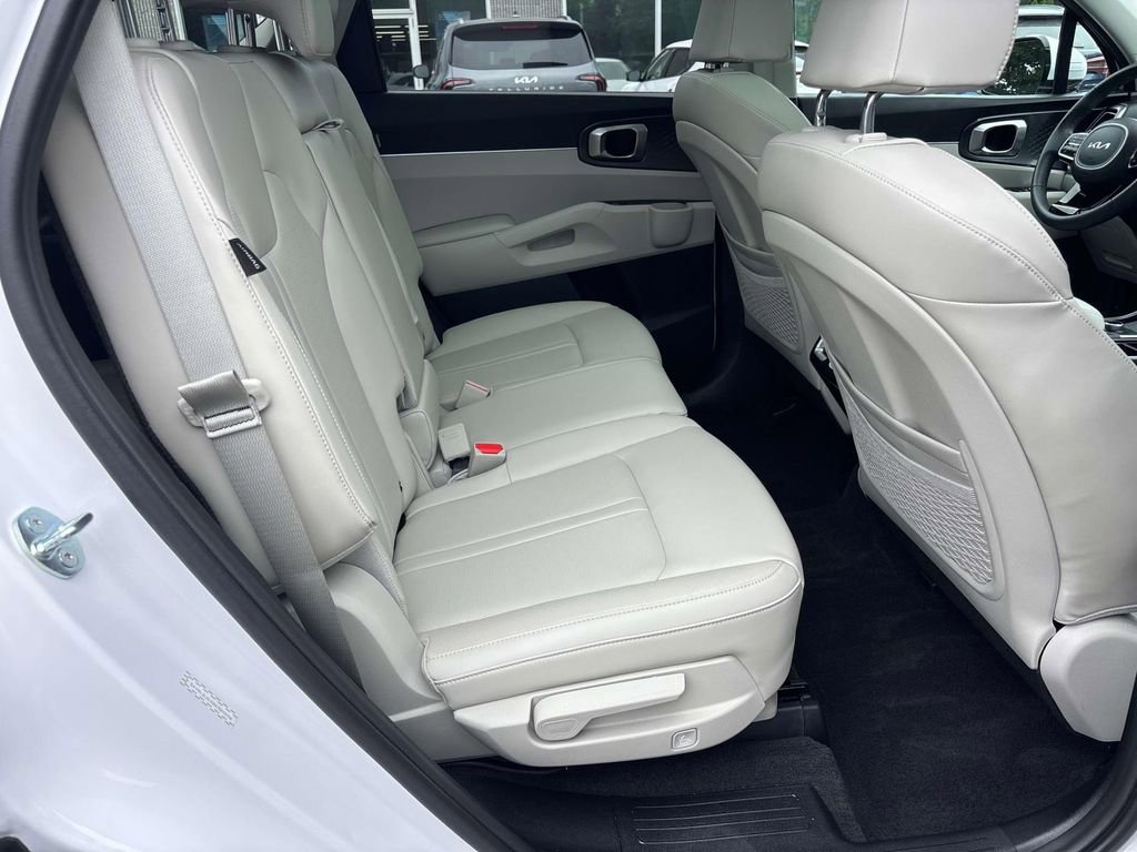 Used 2025 Kia Sorento S w/ Panoramic Sunroof Package image 15