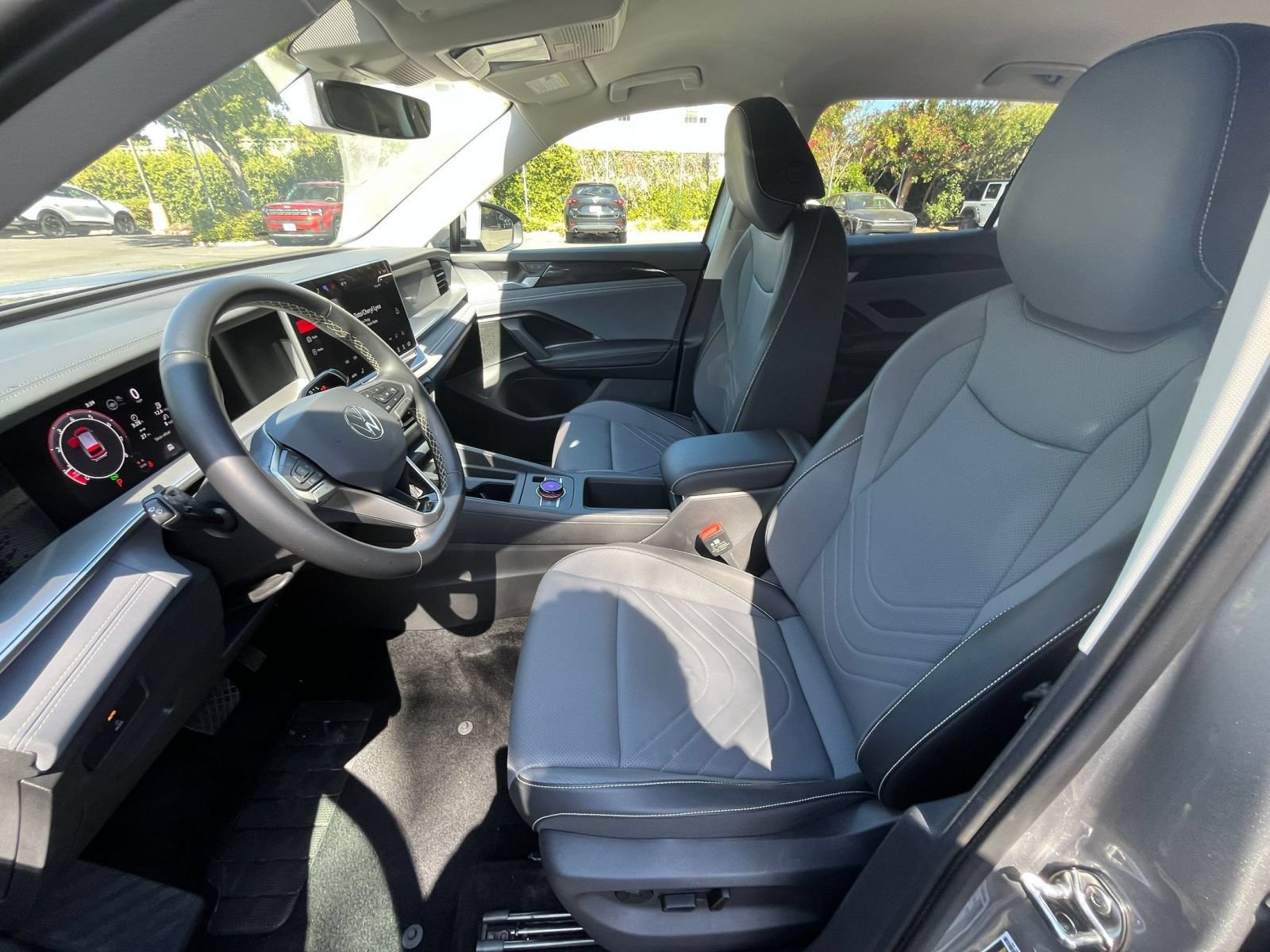 Used 2026 Volkswagen Tiguan SE AWD/4WD image 28