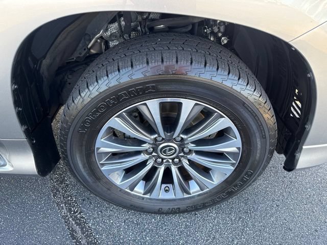 Used 2022 Lexus GX 460 Luxury w/ Accessory Package AWD/4WD image 14