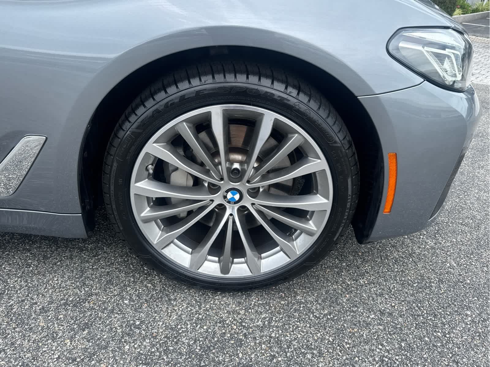 Used 2023 BMW 530i xDrive w/ Convenience Package AWD/4WD image 11