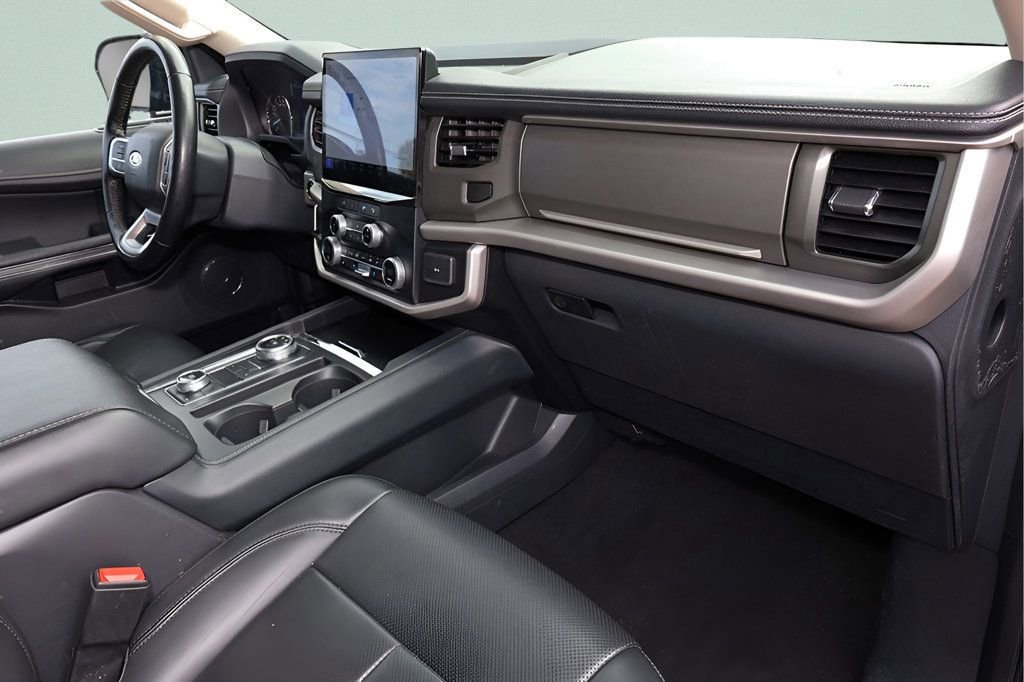 Used 2024 Ford Expedition Max XLT image 25