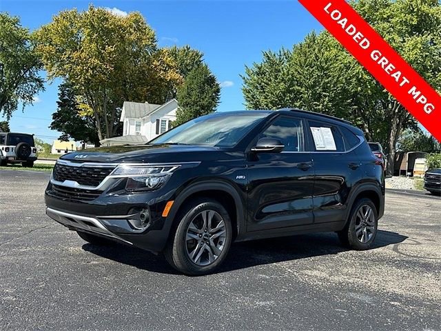 Used 2023 Kia Seltos S w/ Navigation Package image 4