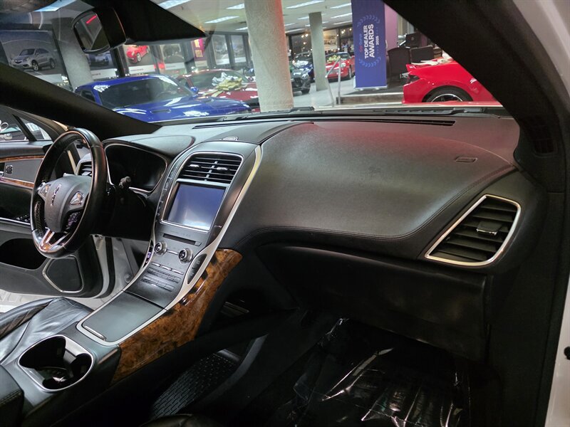 Used 2018 Lincoln MKX Select w/ Select Plus Package AWD/4WD image 33