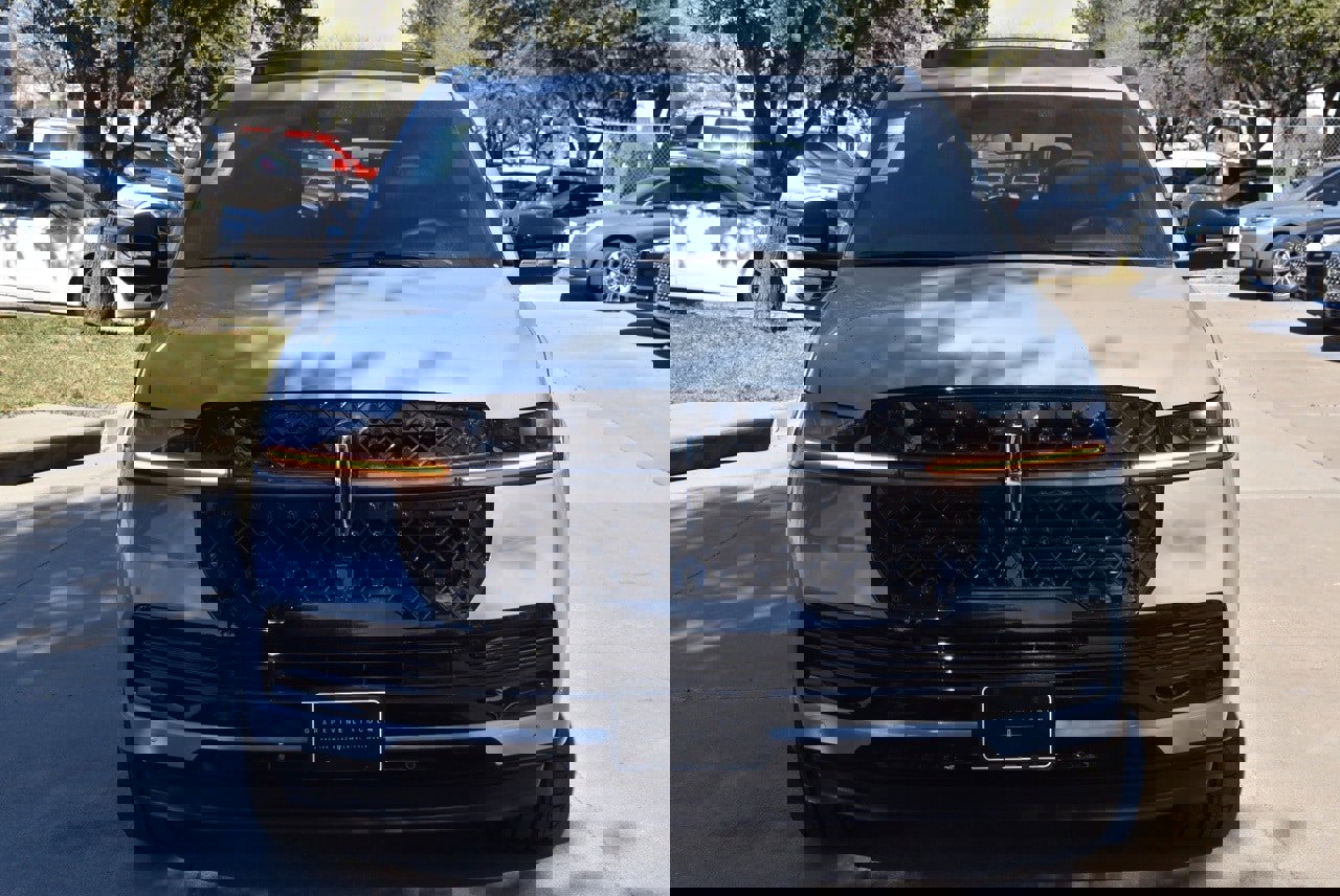 New 2025 Lincoln Navigator Reserve w/ Jet Appearance Package image 9