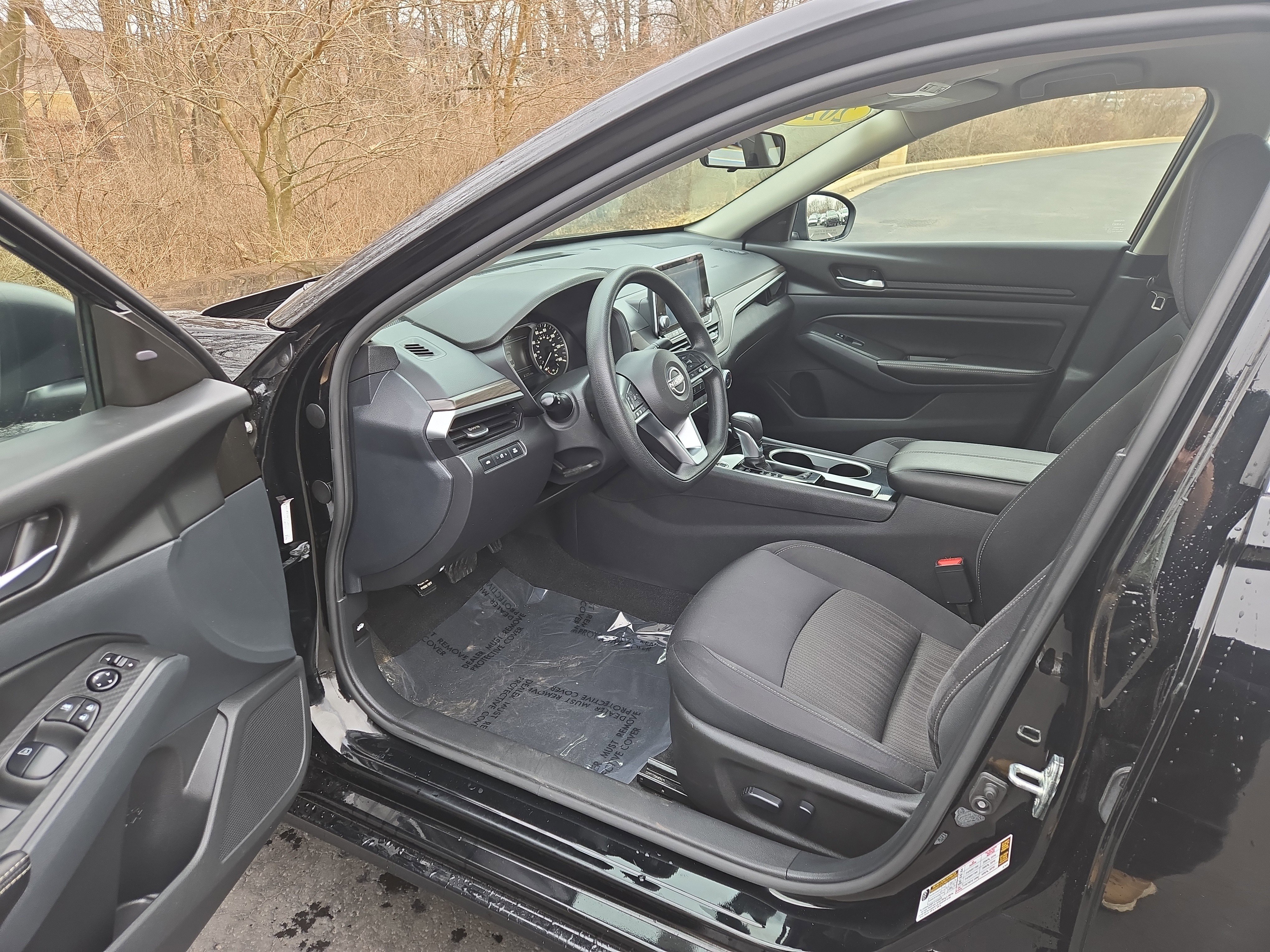 Used 2024 Nissan Altima 2.5 SV image 11