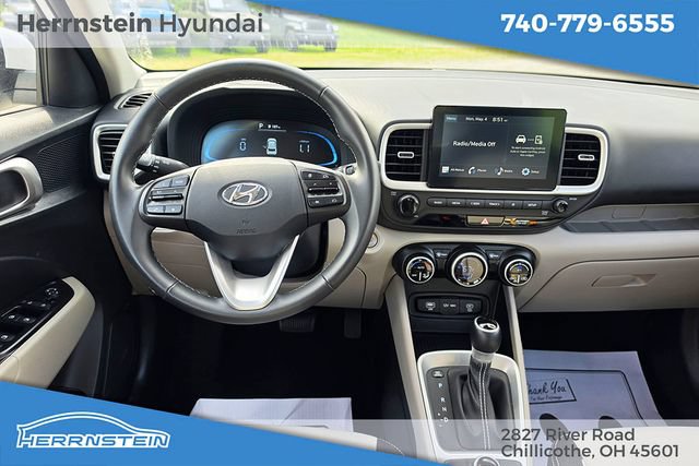 Used 2025 Hyundai Venue SEL FWD image 6