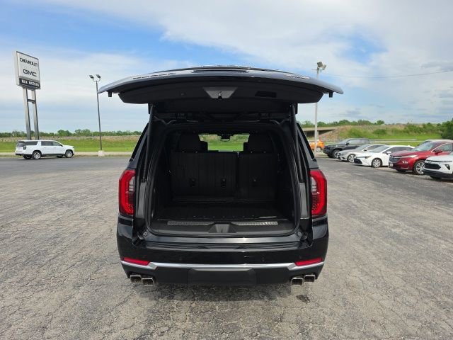 New 2026 GMC Yukon XL Denali w/ Denali Reserve Package AWD/4WD image 10
