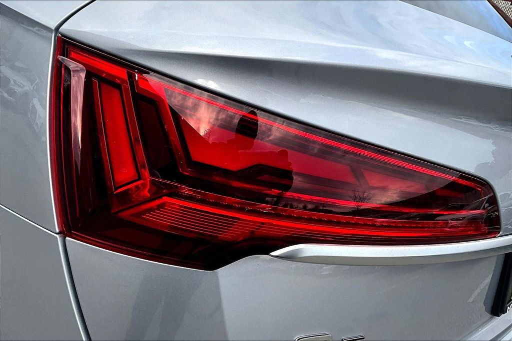 Used 2023 Audi Q5 2.0T Premium w/ Convenience Package image 23