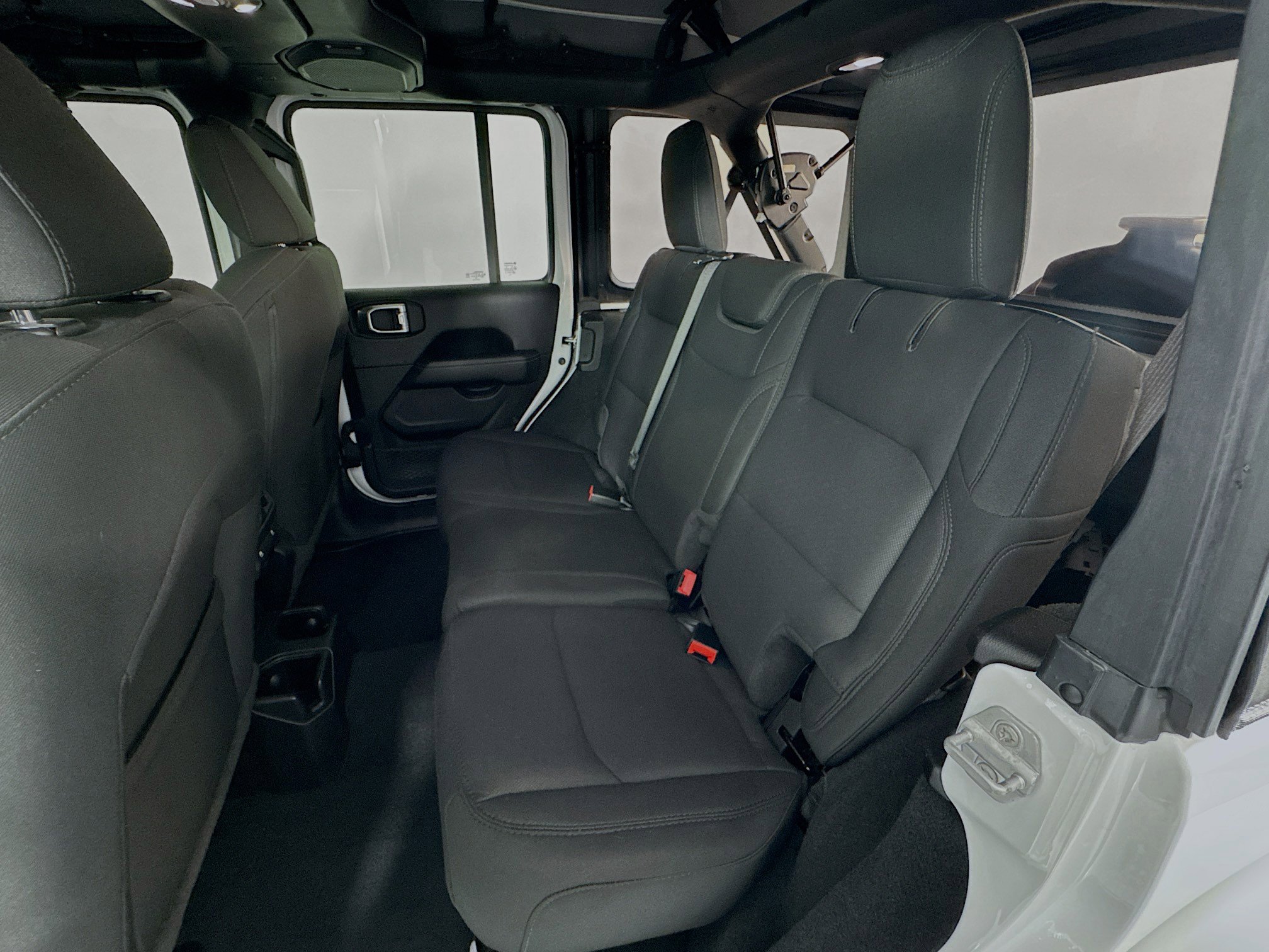 Used 2022 Jeep Wrangler Unlimited Sahara AWD/4WD image 23