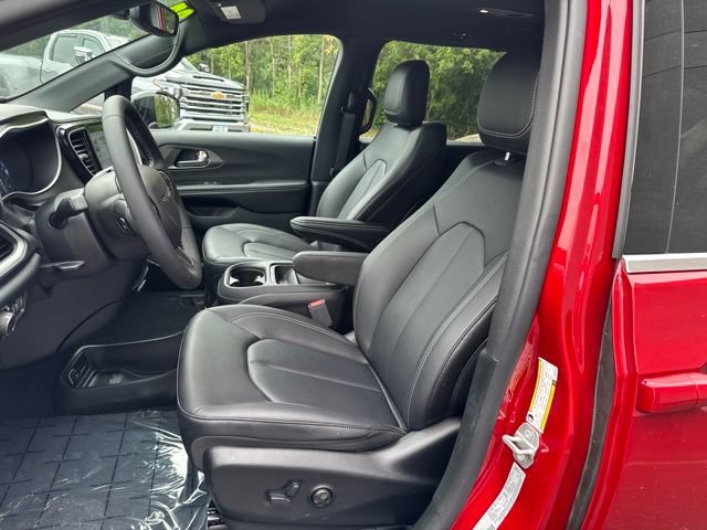 Used 2027 Chrysler Pacifica Select AWD/4WD image 15
