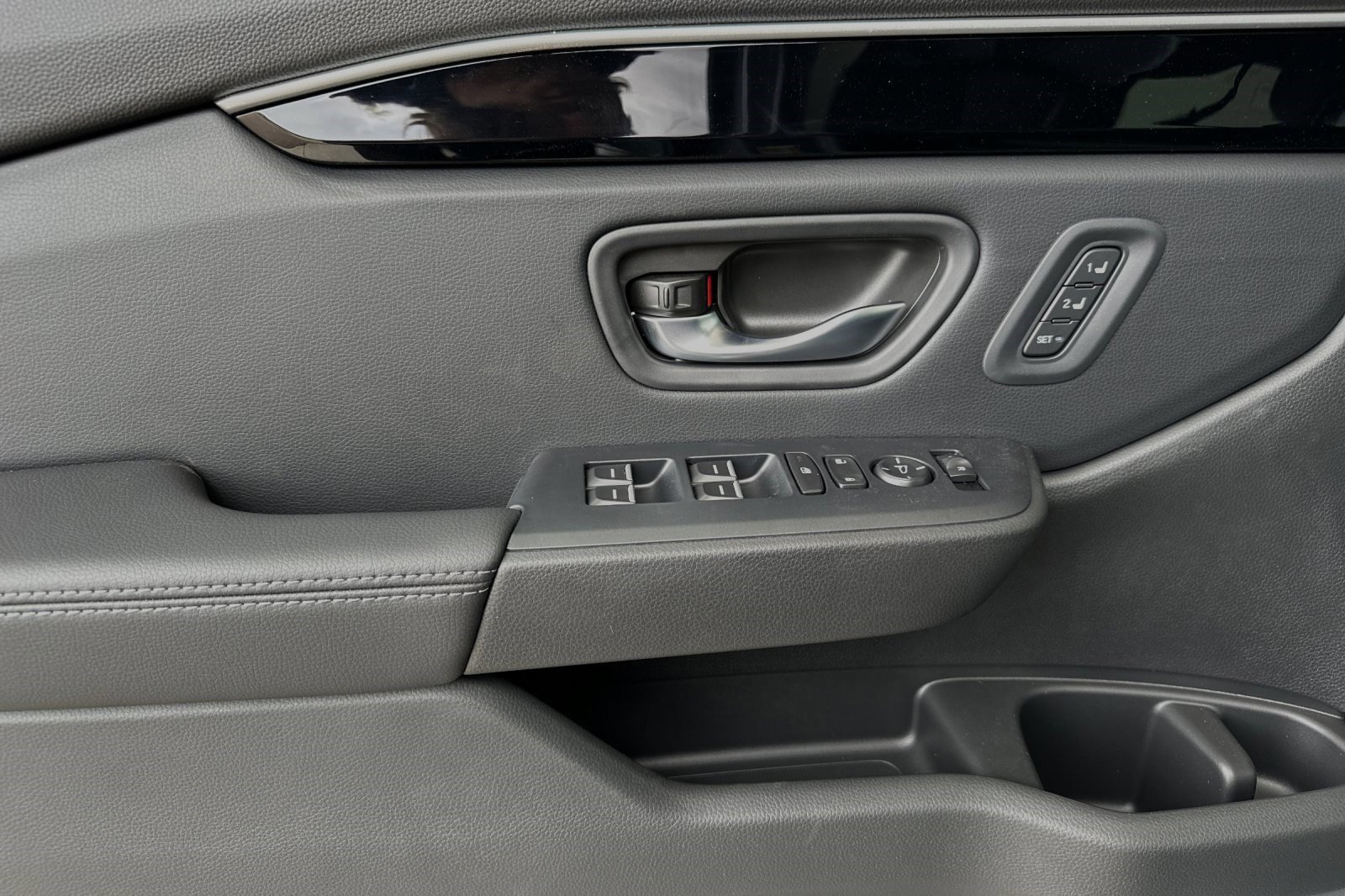 New 2025 Honda Pilot Touring image 13